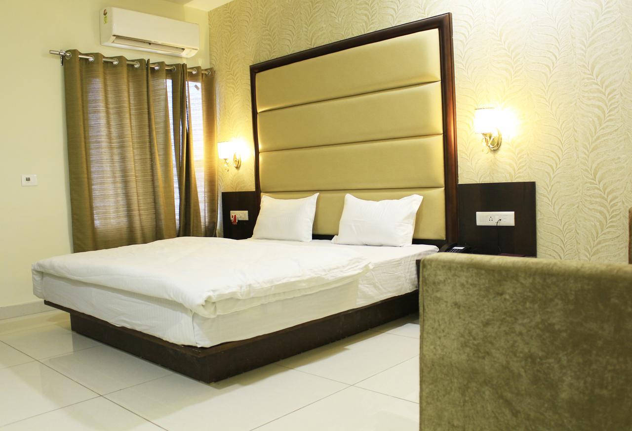 Hotel Radiant Inn Roorkee Eksteriør billede